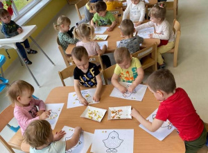 PLASTELINOWE ŻÓŁTE KURCZACZKI