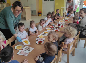 PSZCZÓŁKI ROBIĄ PIZZĘ DLA BABCI I DZIADKA