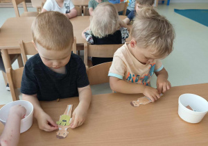 Zdjęcie Wojciecha i Marcela podczas zajęć.