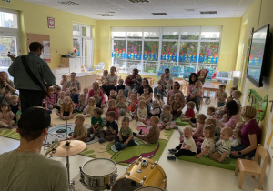 Koncert rockowy.
