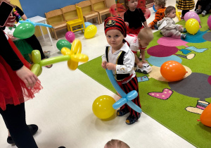 Zabawy taneczne na balu karnawałowymy