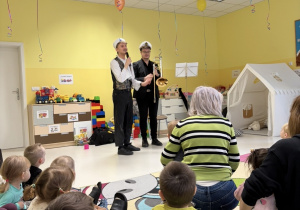 Dzieci zaciekawione treścią koncertu